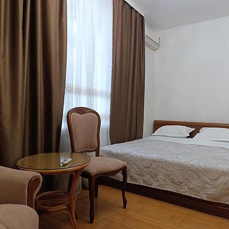 Aura On Tynystanova Street 199 Apartman Biskek Kültér fotó